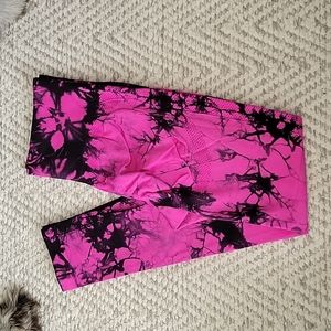 Booty scrunch tie dye leggings